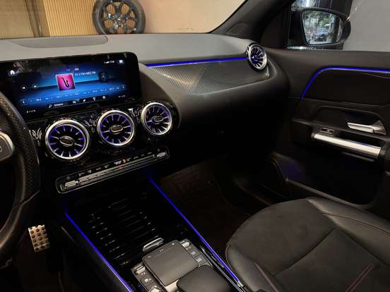 MERCEDES-BENZ-GLA 200-2022