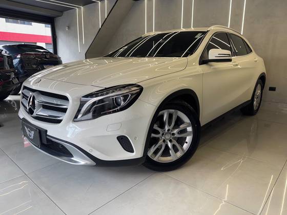 Mercedes-Benz GLA 200 1.6 CGI Advance 16V Turbo Flex 4P Automático