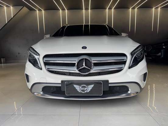 MERCEDES-BENZ-GLA 200-1.6 CGI ADVANCE 16V TURBO FLEX 4P AUTOMÁTICO MERCEDES-BENZ-GLA 200-2014