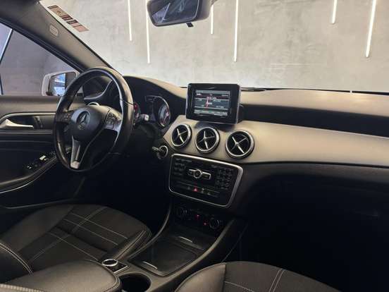 MERCEDES-BENZ-GLA 200-1.6 CGI ADVANCE 16V TURBO FLEX 4P AUTOMÁTICO MERCEDES-BENZ-GLA 200-2014
