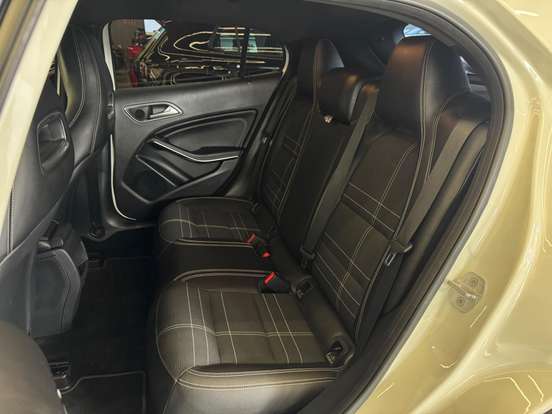 MERCEDES-BENZ-GLA 200-2014