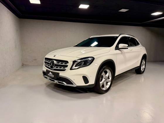 Mercedes-Benz GLA 200 1.6 CGI Flex Advance 7G-DCT