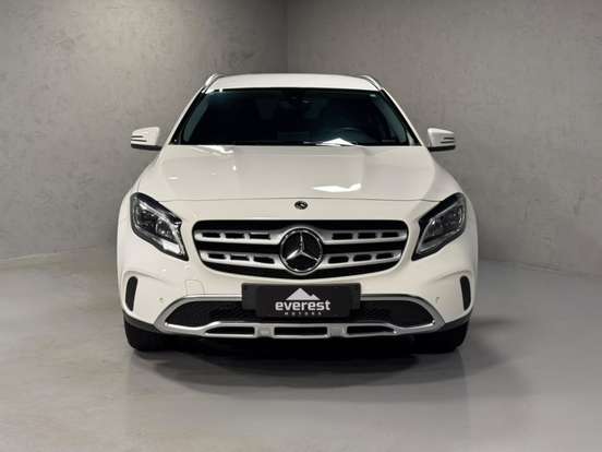 MERCEDES-BENZ-GLA 200-2019
