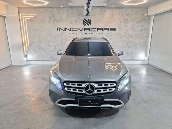MERCEDES-BENZ-GLA 200-2018