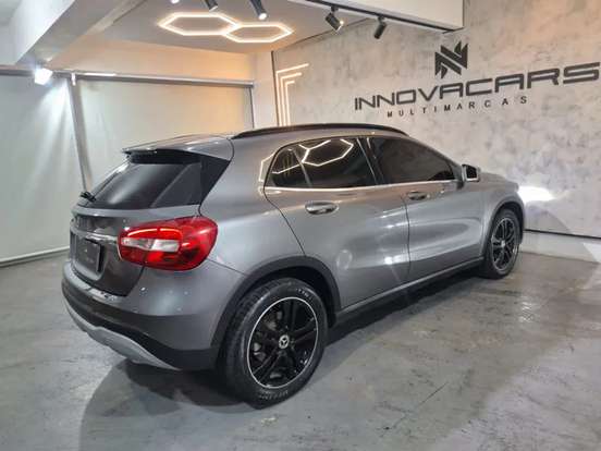 MERCEDES-BENZ-GLA 200-2018