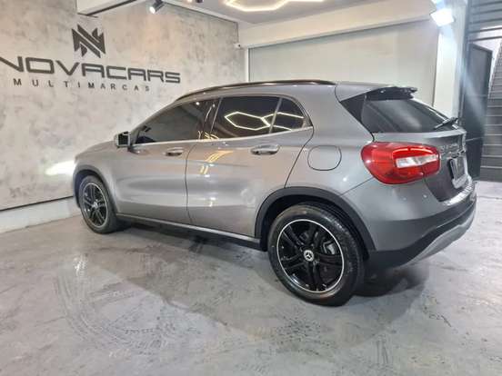MERCEDES-BENZ-GLA 200-2018