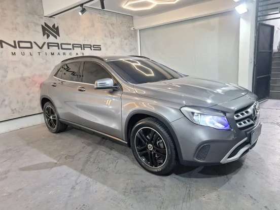 MERCEDES-BENZ-GLA 200-2018