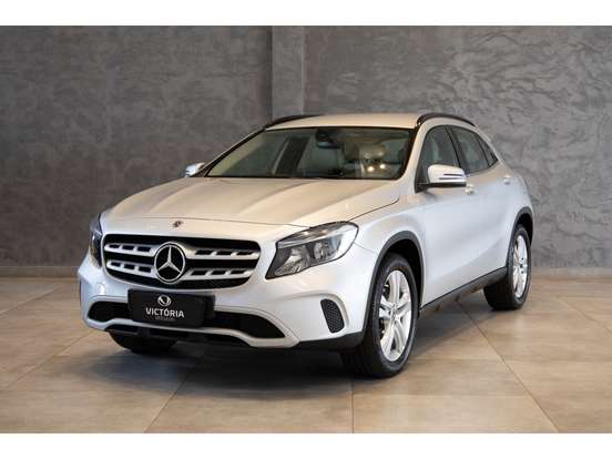 MERCEDES-BENZ-GLA 200-2018