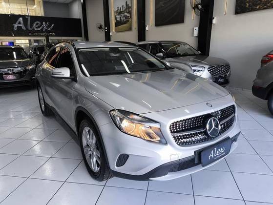 Mercedes-Benz GLA 200 1.6 CGI Style 16V Turbo Flex 4P Automático
