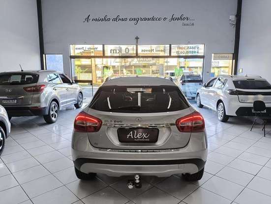 MERCEDES-BENZ-GLA 200-2017