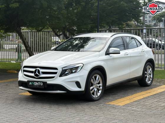 Mercedes-Benz GLA 200 1.6 CGI Style 16V Turbo Flex 4P Automático