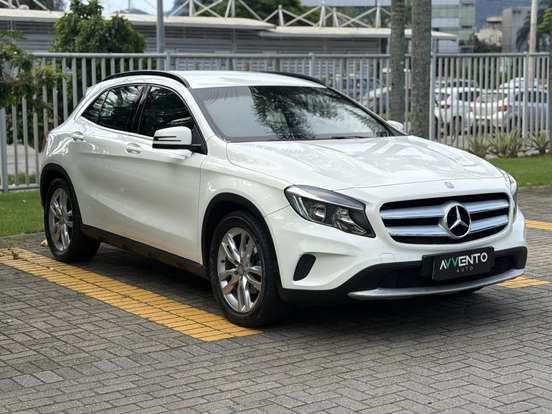 MERCEDES-BENZ-GLA 200-2016