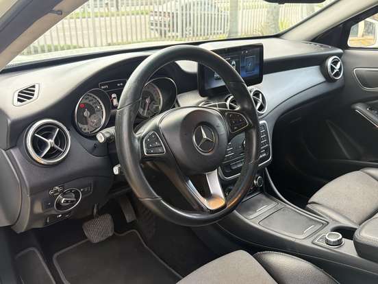 MERCEDES-BENZ-GLA 200-1.6 CGI STYLE 16V TURBO FLEX 4P AUTOMÁTICO MERCEDES-BENZ-GLA 200-2016