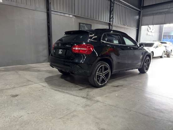 MERCEDES-BENZ-GLA 250-2.0 16V TURBO GASOLINA SPORT 4P 4MATIC AUTOMÁTICO MERCEDES-BENZ-GLA 250-2017