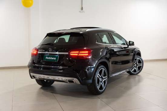 MERCEDES-BENZ-GLA 250-2017