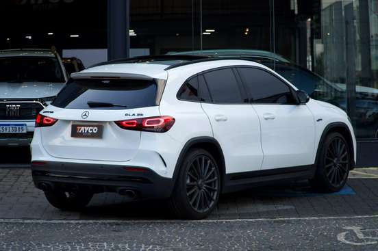 MERCEDES-BENZ-GLA 35 AMG-2022