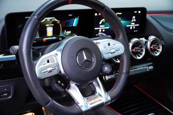 MERCEDES-BENZ-GLA 35 AMG-2022