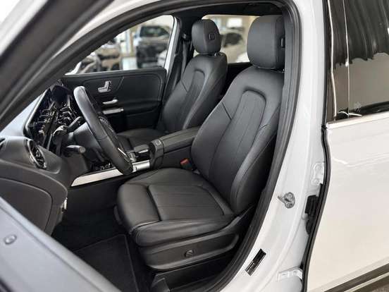 MERCEDES-BENZ-GLB 200-2021