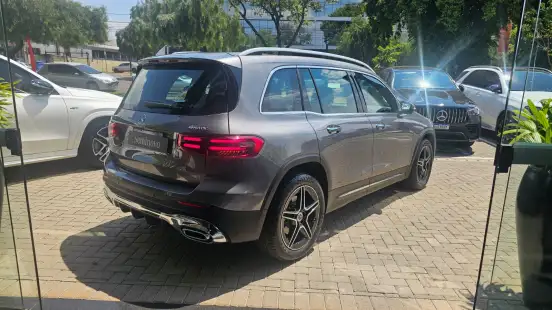 MERCEDES-BENZ-GLB 220-2.0 MHEV AMG LINE 4MATIC 8G-DCT MERCEDES-BENZ-GLB 220-2025