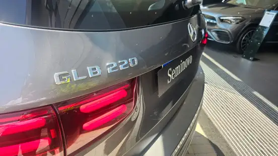 MERCEDES-BENZ-GLB 220-2.0 MHEV AMG LINE 4MATIC 8G-DCT MERCEDES-BENZ-GLB 220-2025