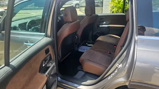MERCEDES-BENZ-GLB 220-2025