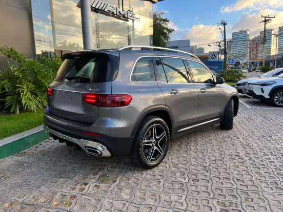 MERCEDES-BENZ-GLB 220-2025