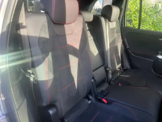 MERCEDES-BENZ-GLB 220-2025