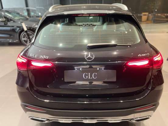 MERCEDES-BENZ-GLC 300-2026