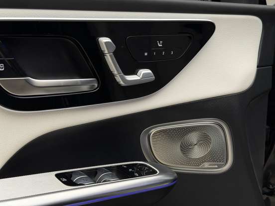 MERCEDES-BENZ-GLC 300-2025