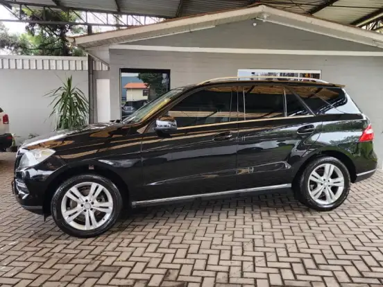 MERCEDES-BENZ-ML 350-3.0 BLUETEC V6 DIESEL 4P AUTOMÁTICO MERCEDES-BENZ-ML 350-2015