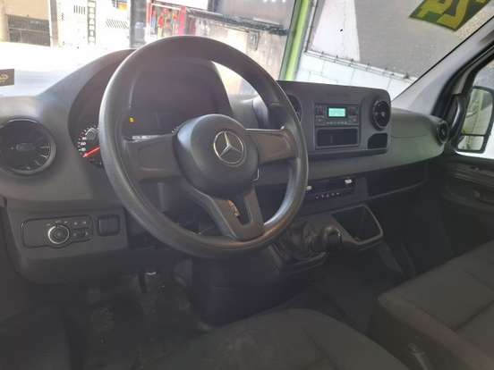 MERCEDES-BENZ-SPRINTER-2023