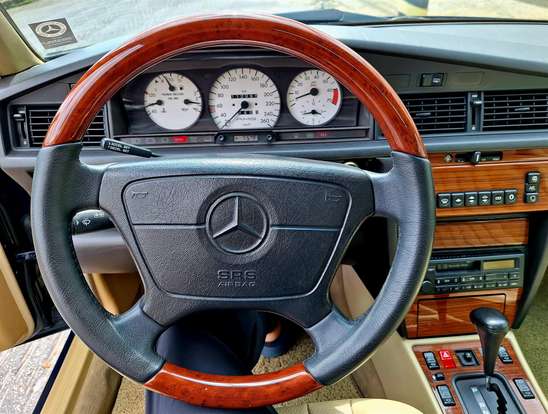 MERCEDES-BENZ-190 E-1992