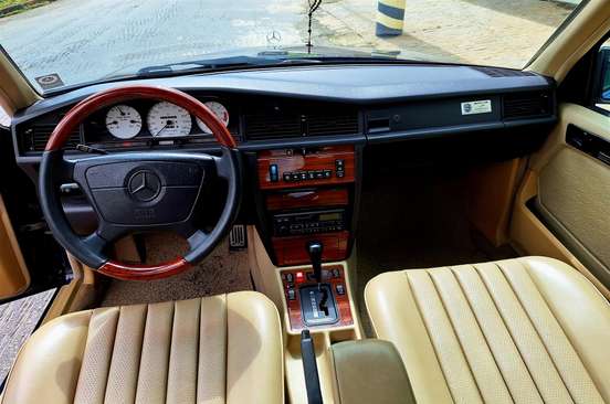 MERCEDES-BENZ-190 E-1992