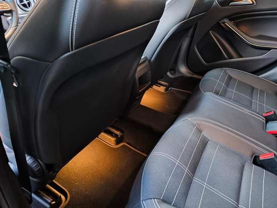 MERCEDES-BENZ-GLA 200-2017