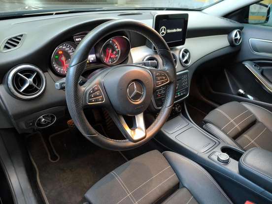 MERCEDES-BENZ-GLA 200-2017