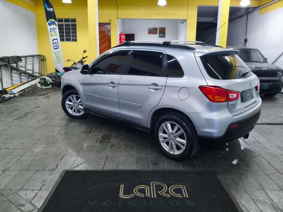 MITSUBISHI-ASX-2011
