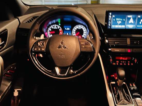 MITSUBISHI-ECLIPSE CROSS-1.5 MIVEC TURBO GASOLINA HPE BLACK CVT MITSUBISHI-ECLIPSE CROSS-2025