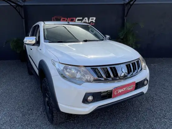 MITSUBISHI-L200 TRITON-2.4 16V TURBO DIESEL OUTDOOR HPE CD 4X4 AUTOMÁTICO MITSUBISHI-L200 TRITON-2020