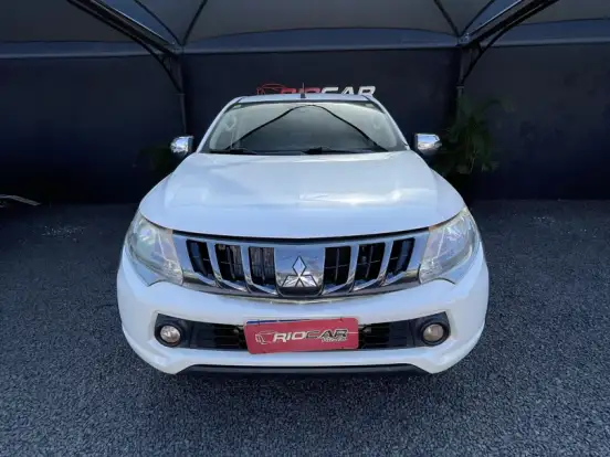 MITSUBISHI-L200 TRITON-2.4 16V TURBO DIESEL OUTDOOR HPE CD 4X4 AUTOMÁTICO MITSUBISHI-L200 TRITON-2020