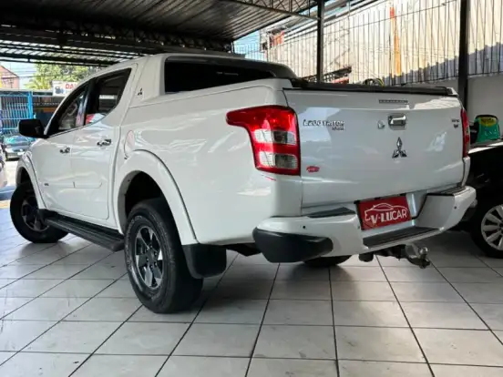 MITSUBISHI-L200 TRITON-2.4 16V TURBO DIESEL SPORT HPE-S CD 4P 4X4 AUTOMÁTICO MITSUBISHI-L200 TRITON-2017