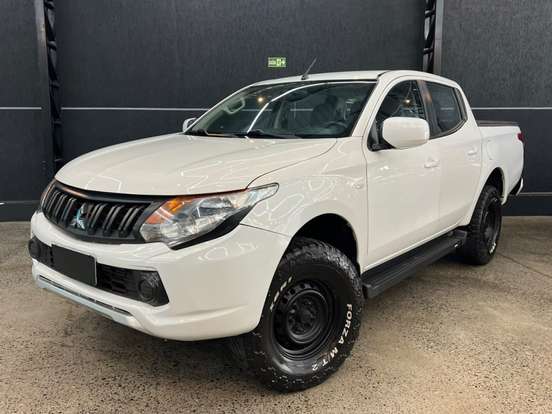 MITSUBISHI-L200 TRITON-2.4 16V TURBO DIESEL GL CD 4X4 MANUAL MITSUBISHI-L200 TRITON-2021