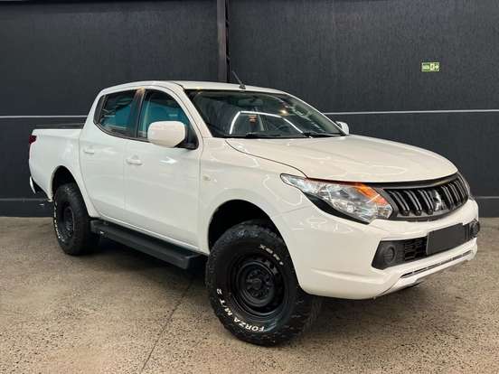 MITSUBISHI-L200 TRITON-2.4 16V TURBO DIESEL GL CD 4X4 MANUAL MITSUBISHI-L200 TRITON-2021