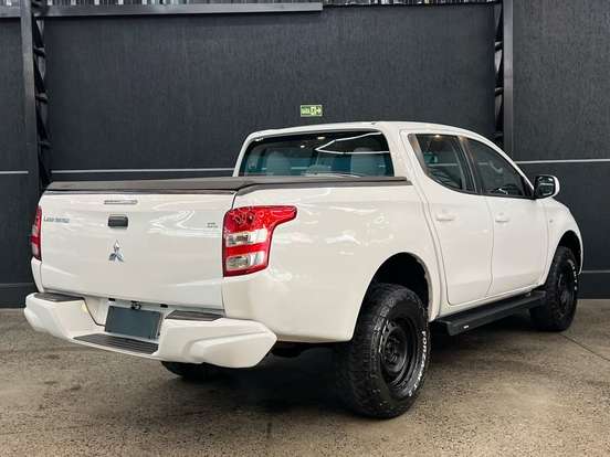 MITSUBISHI-L200 TRITON-2021