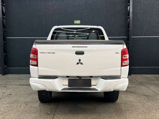 MITSUBISHI-L200 TRITON-2021