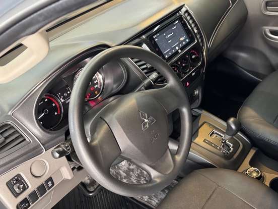 MITSUBISHI-L200 TRITON-2023