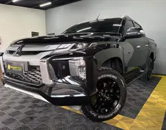 MITSUBISHI L200 TRITON 2.4 16V TURBO DIESEL SPORT HPE-S CD 4P 4X4 AUTOMÁTICO MITSUBISHI L200 TRITON 2.4 16V TURBO DIESEL SPORT HPE-S CD 4P 4X4 AUTOMÁTICO