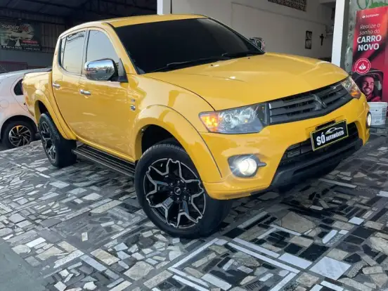 MITSUBISHI-L200 TRITON-3.2 HPE 4X4 CD 16V TURBO INTERCOOLER DIESEL 4P AUTOMÁTICO MITSUBISHI-L200 TRITON-2014