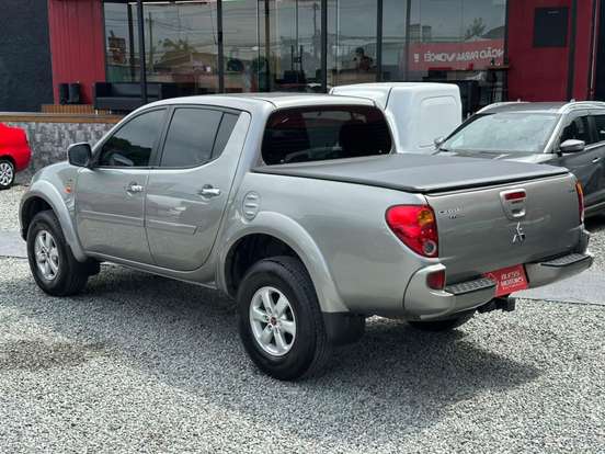 MITSUBISHI-L200 TRITON-3.2 HPE 4X4 CD 16V TURBO INTERCOOLER DIESEL 4P AUTOMÁTICO MITSUBISHI-L200 TRITON-2013