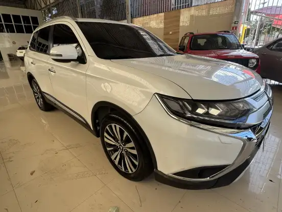 MITSUBISHI-OUTLANDER-2.2 MIVEC DI-D DIESEL HPE-S AWD AUTOMÁTICO MITSUBISHI-OUTLANDER-2020