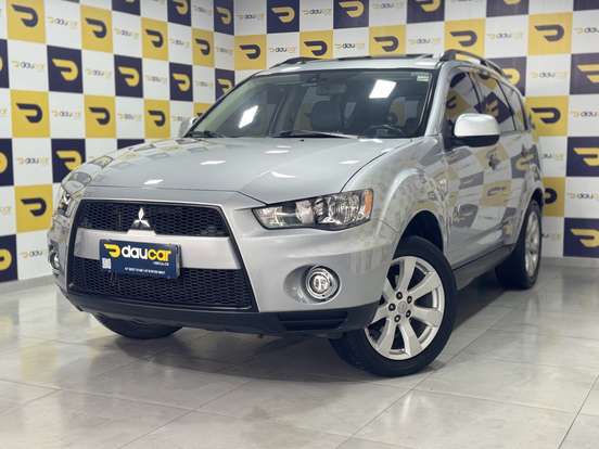 MITSUBISHI-OUTLANDER-2013